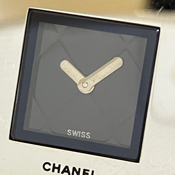 Chanel Matelasse Quartz Watch H0116