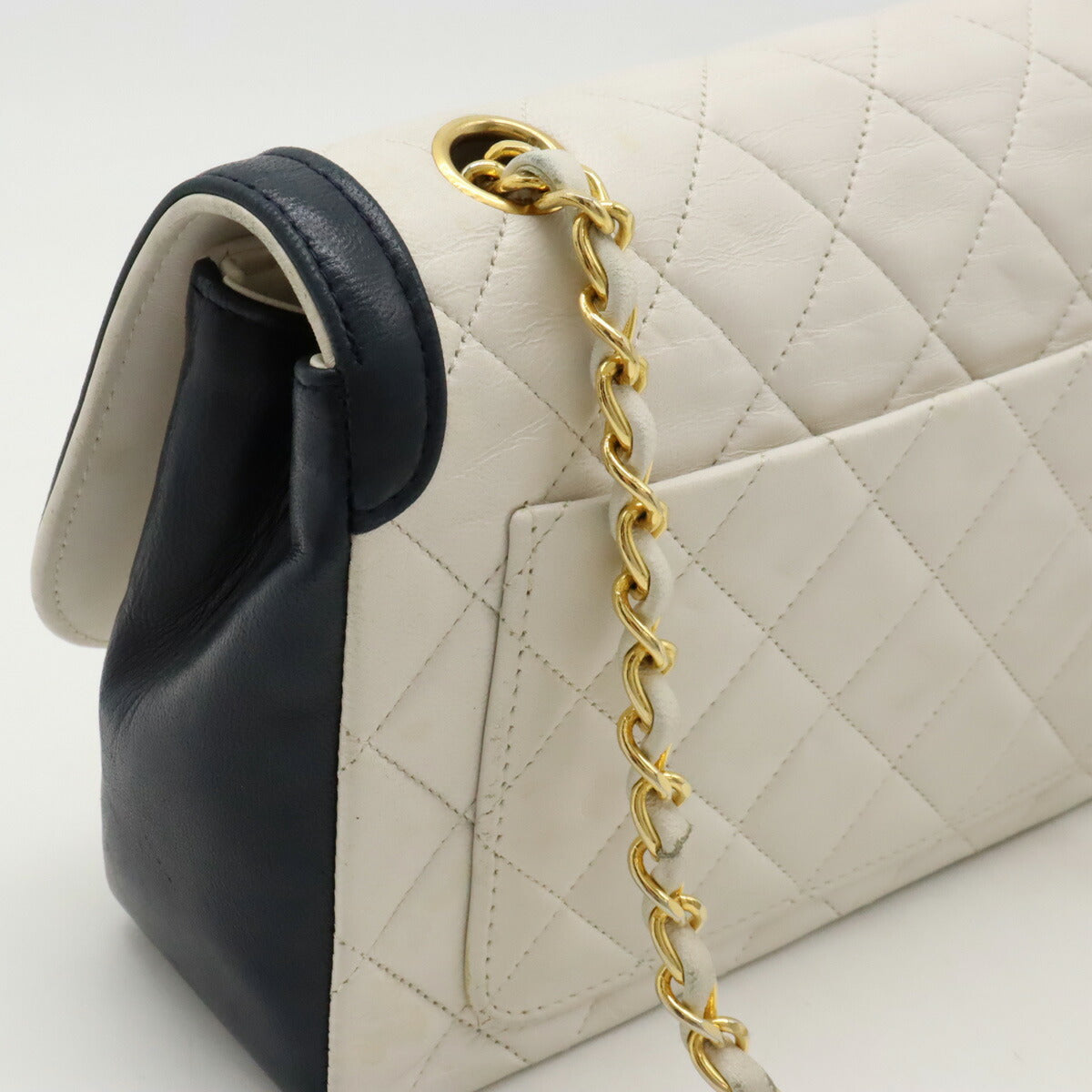 Chanel Matelasse Leather Shoulder Bag