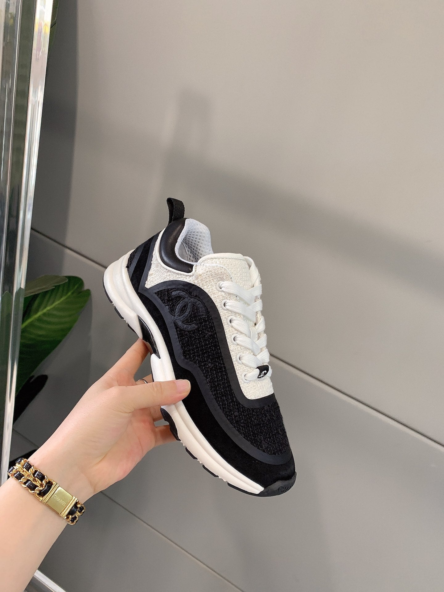 CHANEL Sneaker In Black Wool 145622