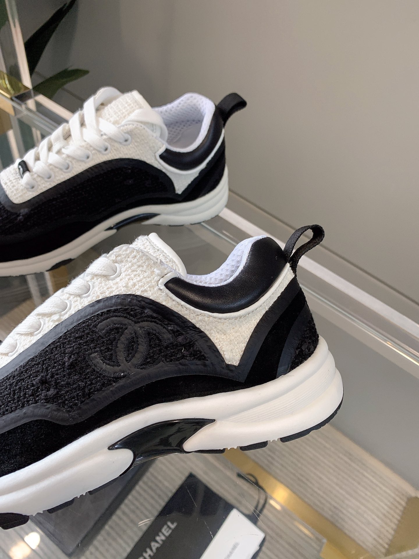 CHANEL Sneaker In Black Wool 145622