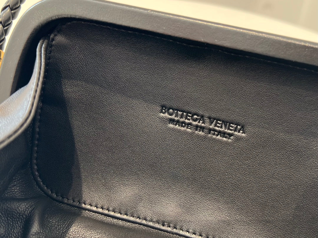 Bottega Veneta KNOT 20 IN BLACK LAMBSKIN WITH CHAIN