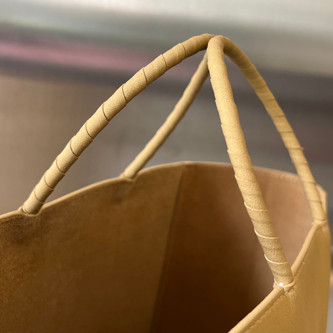 Bottega Veneta SMALL 26 BROWN BAG KRAFT CALFSKIN