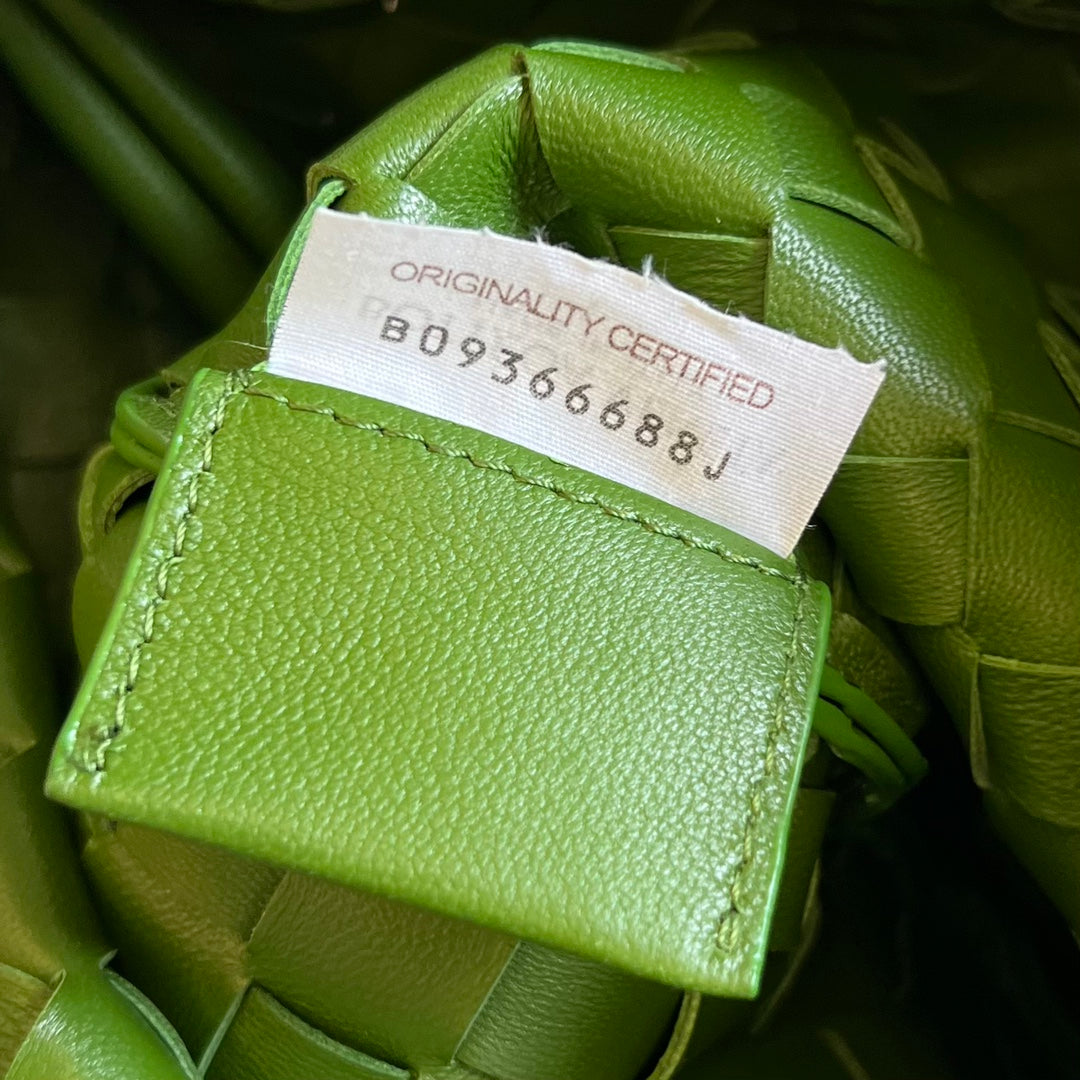 Bottega Veneta SARDINE 33 WITH CHAIN IN EMERALD GREEN LAMBSKIN