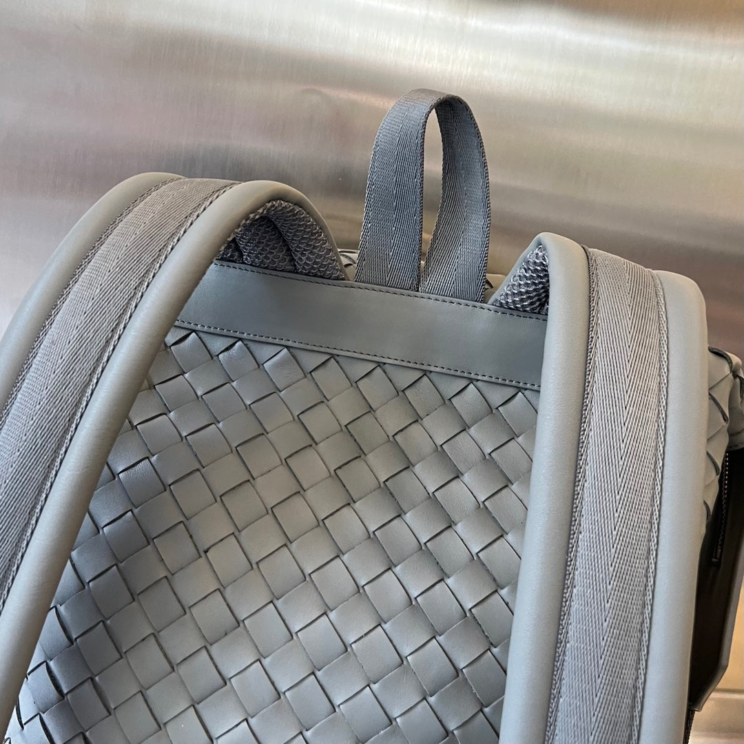 Bottega Veneta BACKPACK 42 IN GREY CALFSKIN