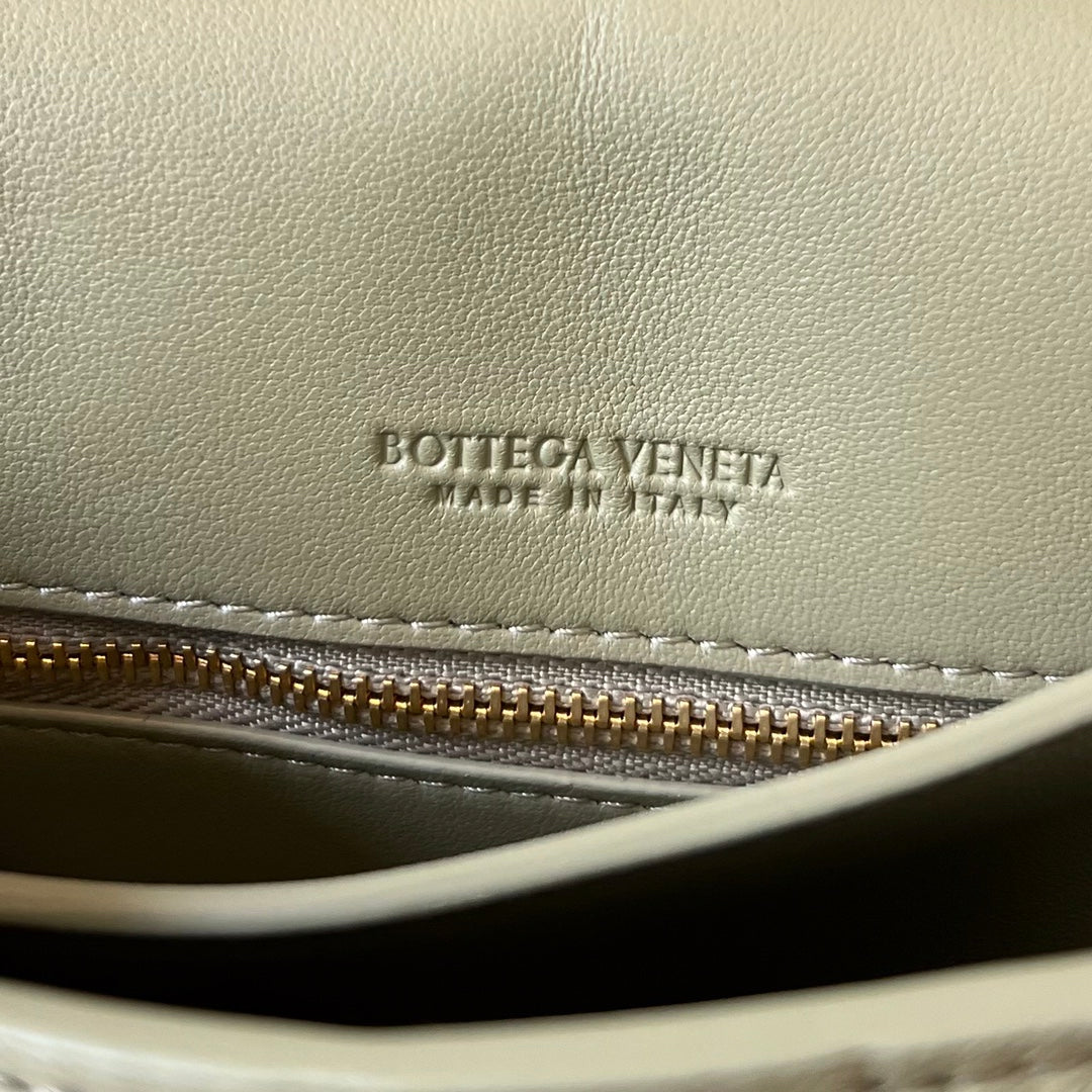 Bottega Veneta BV Mini Crossbody Bag 19cm Light Green Calfskin Ghw