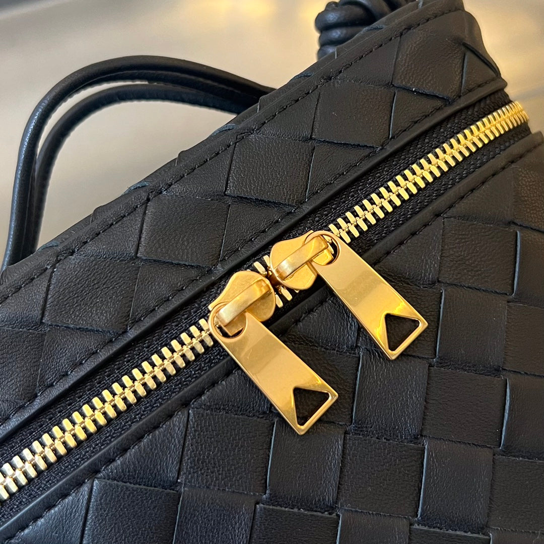 Bottega Veneta MINI VANITY CASE 18 IN BLACK LAMBSKIN