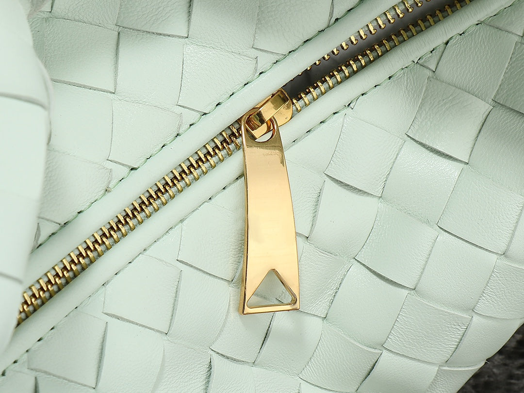 Bottega Veneta bv teen jodie 36cm light cloud blue lambskin