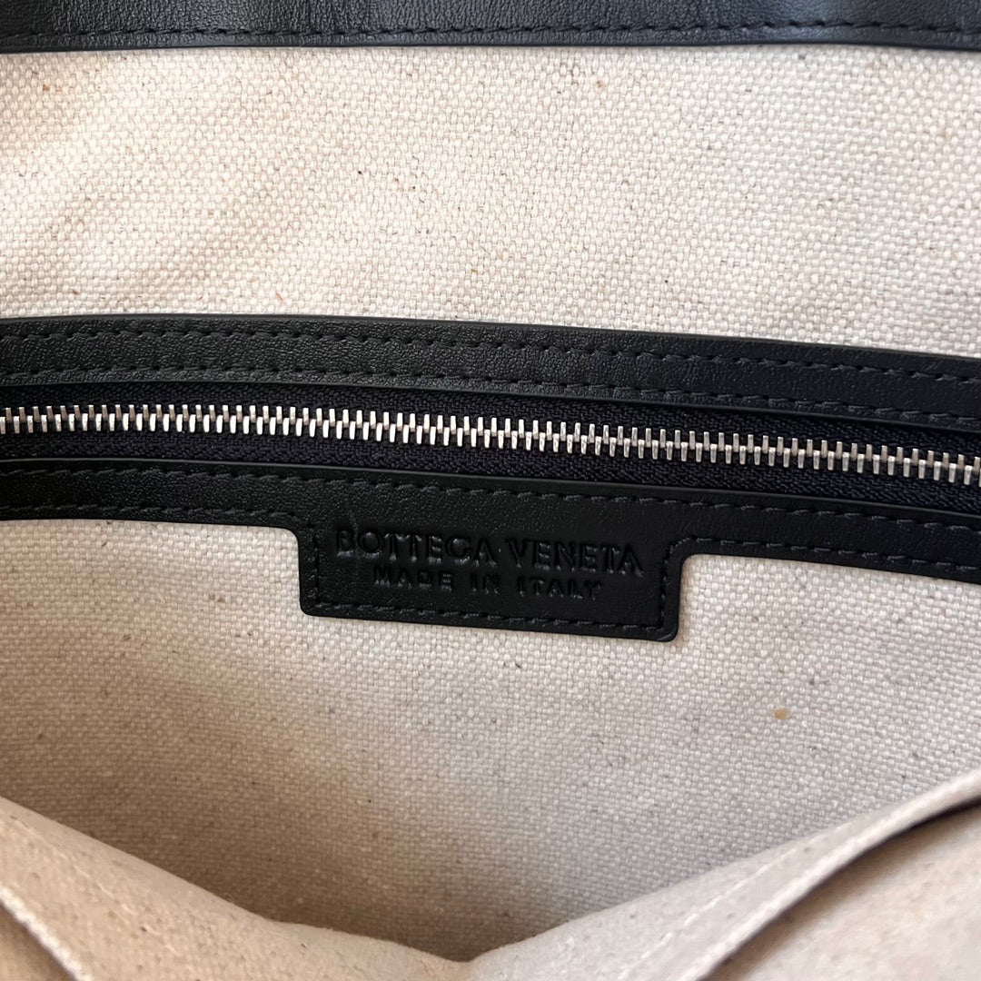 Bottega Veneta PORTELLO 41 TOTE IN BLACK CALFSKIN AND WHITE CANVAS