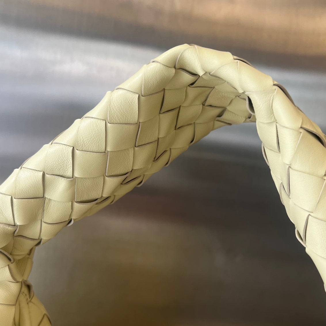 Bottega Veneta LARGE HOP 54 IN DARK CREAM LAMBSKIN