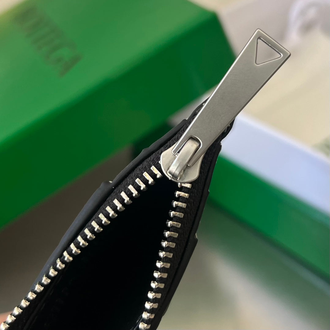 Bottega Veneta ZIPPED CARD CASE 11 BLACK CALFSKIN