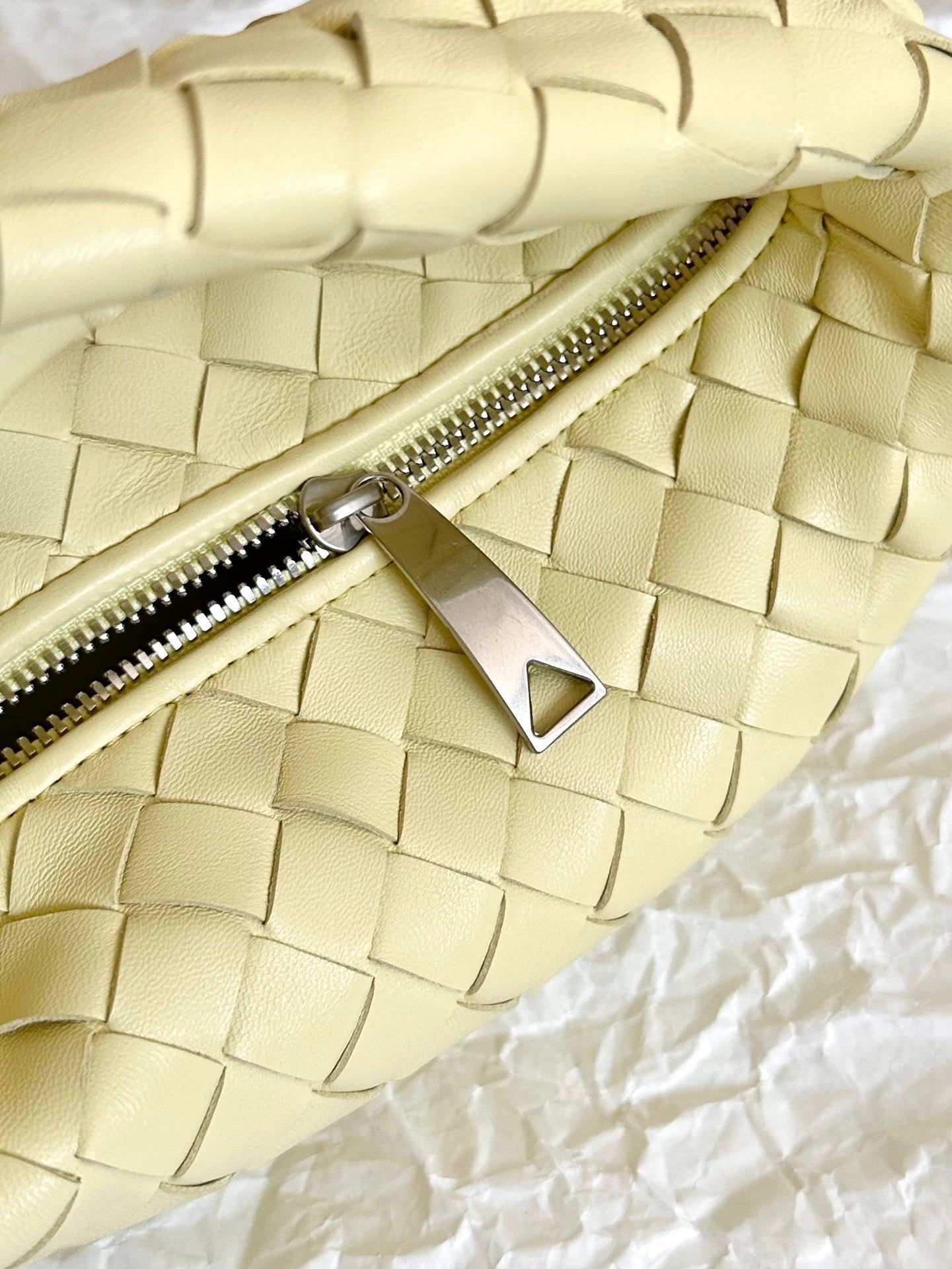 Bottega Veneta mini jodie 28 lime lambskin