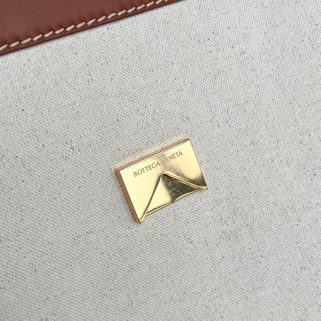 Bottega Veneta LARGE ANDIAMO BACKPACK 48 IN LIGHT WOOF CALFSKIN AND CANVAS