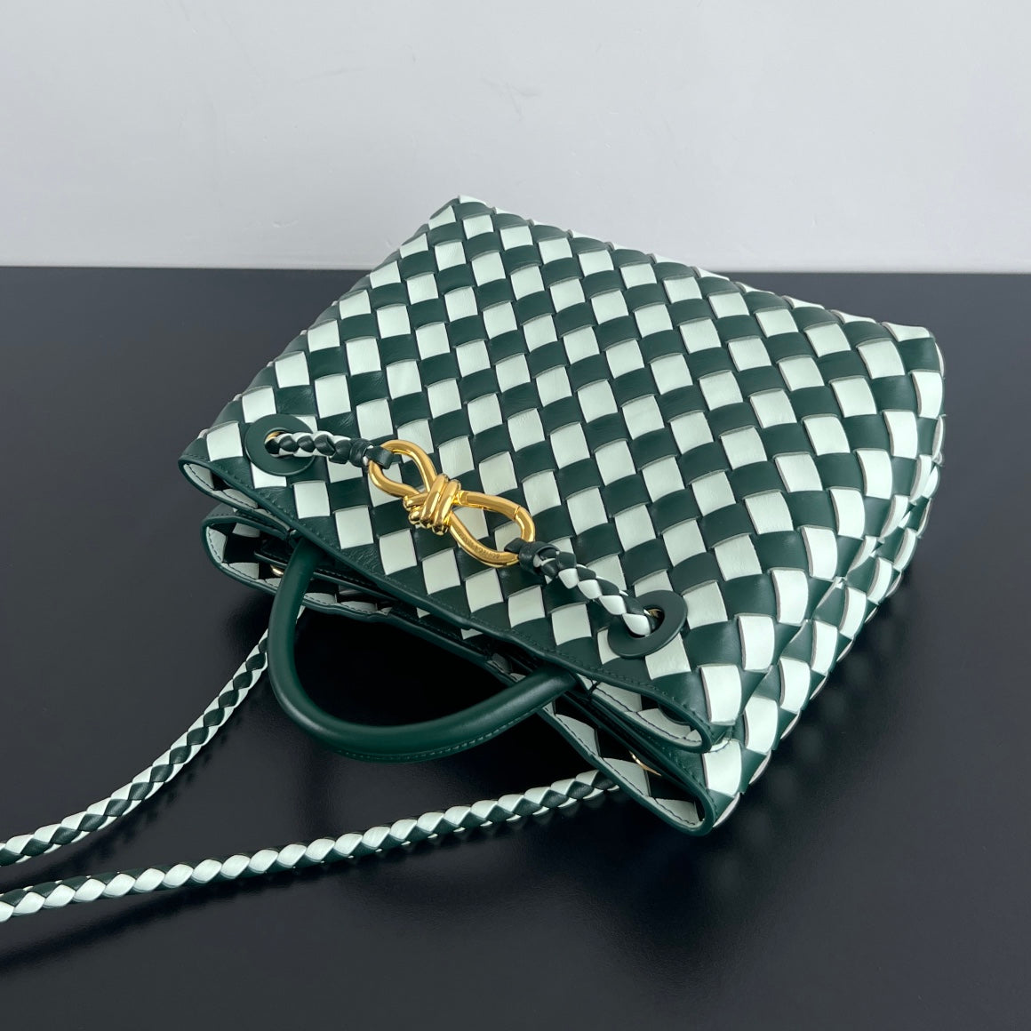 Bottega Veneta bv small andiamo 25 white dark green lambskin