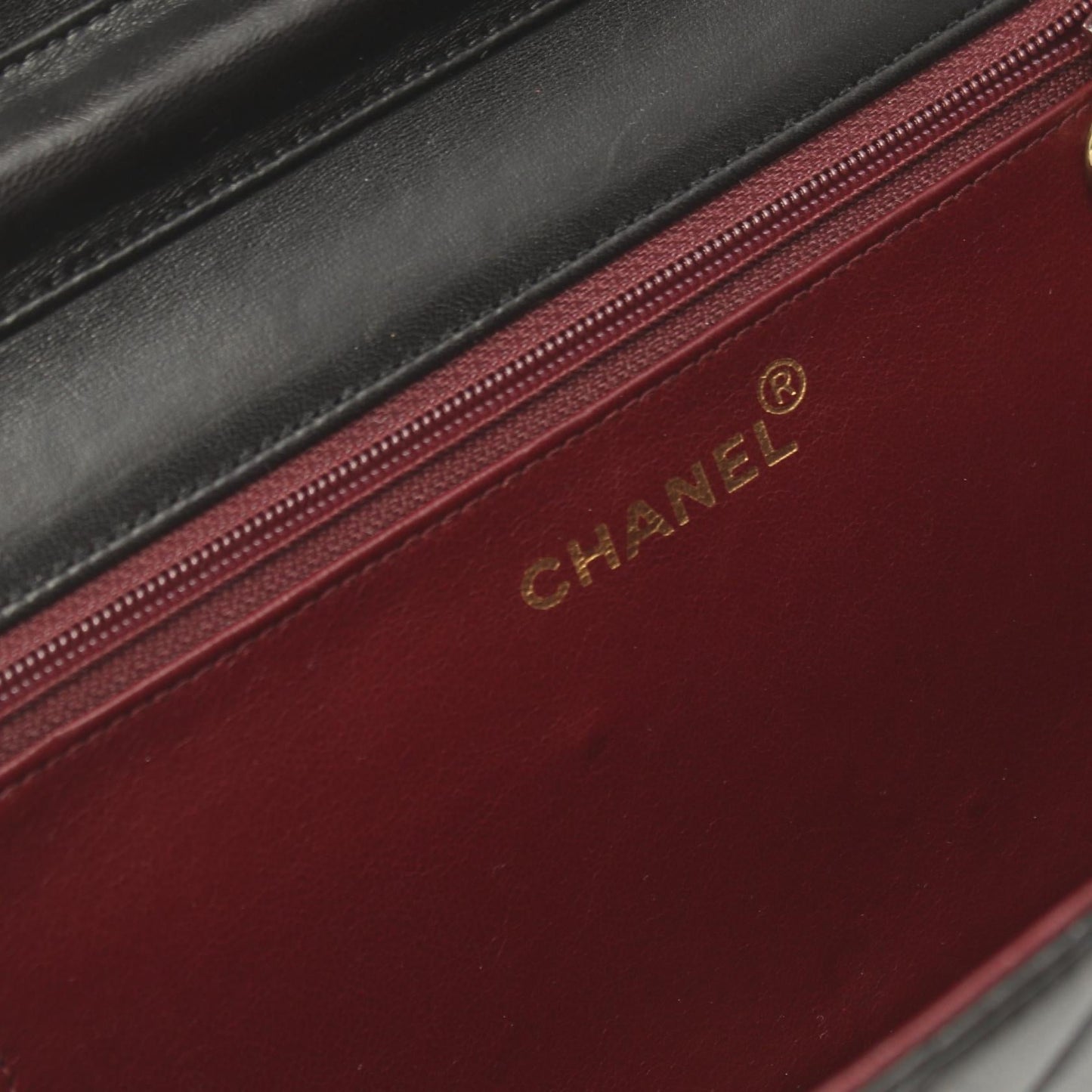 Chanel Quilted Leather Chain Flap Bag Leather Shoulder Bag in New Condition