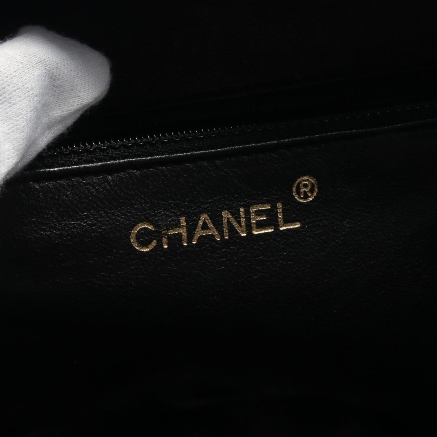 Chanel CC Leather Handbag Leather Handbag in Great Condition