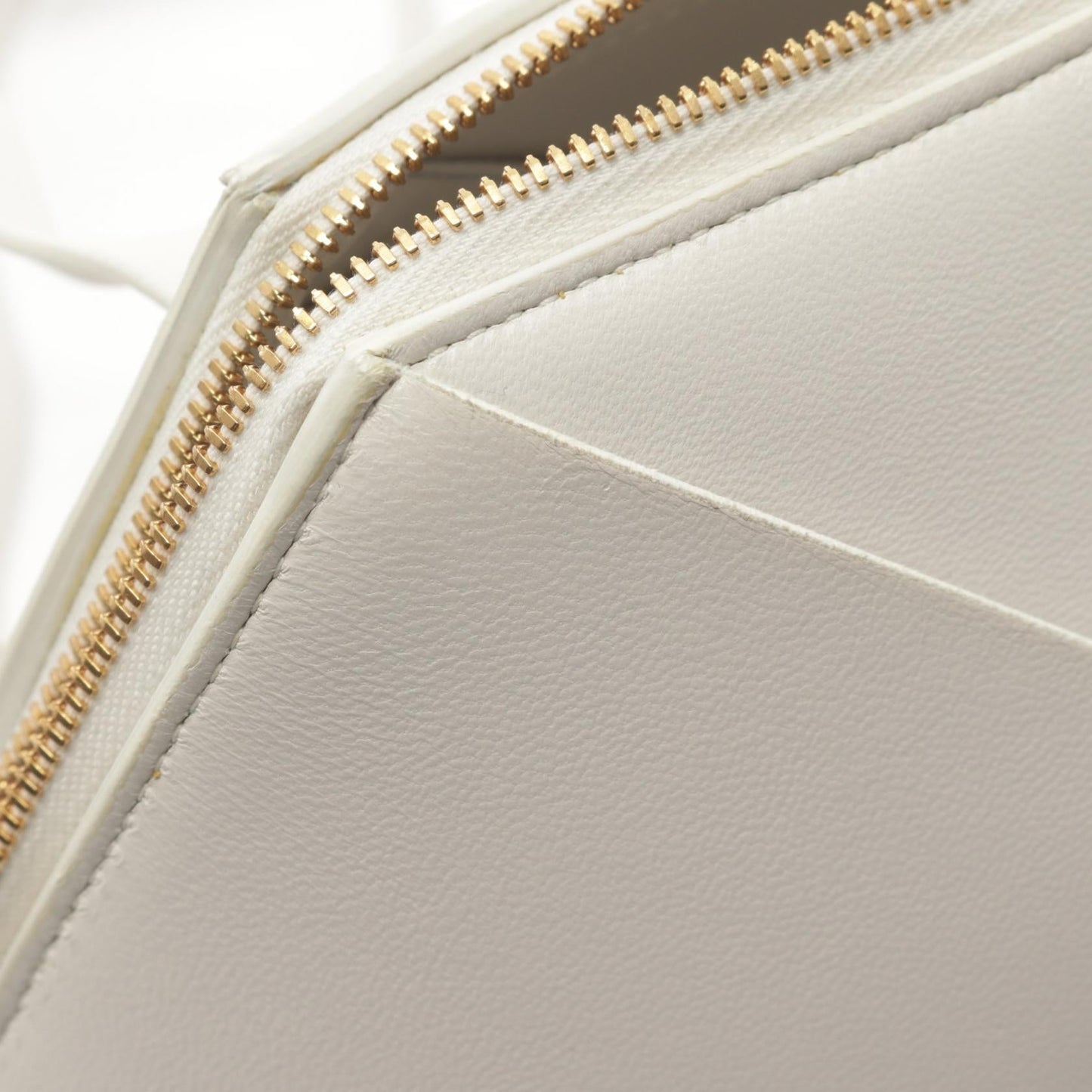 Bottega Veneta Leather Crossbody Bag 666693