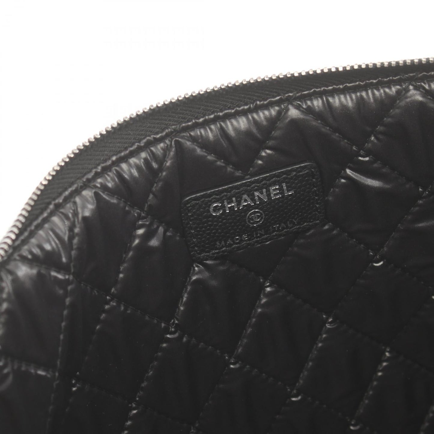 Chanel Quilted Caviar Zip Clutch Bag Leather Clutch Bag in New Condition