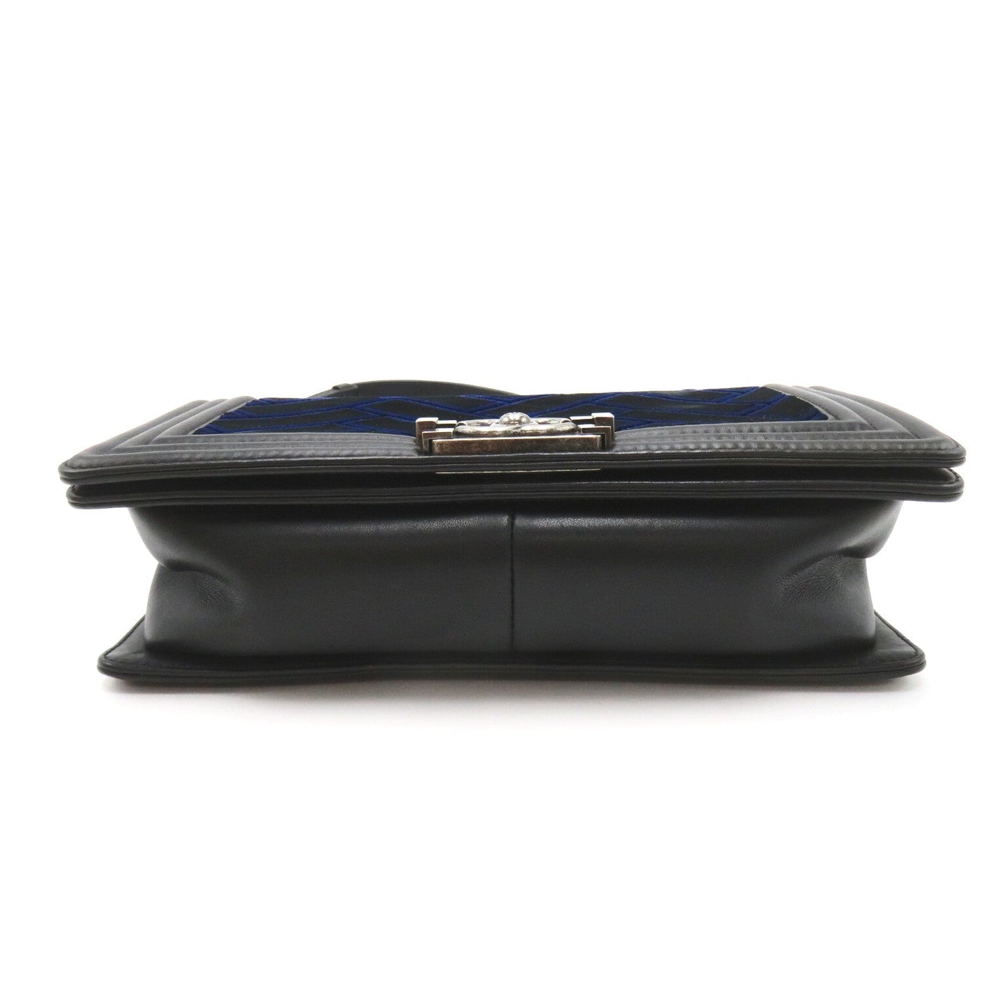 Chanel Boy Chain Shoulder Bag Leather Shoulder Bag 23195690 in New Condition