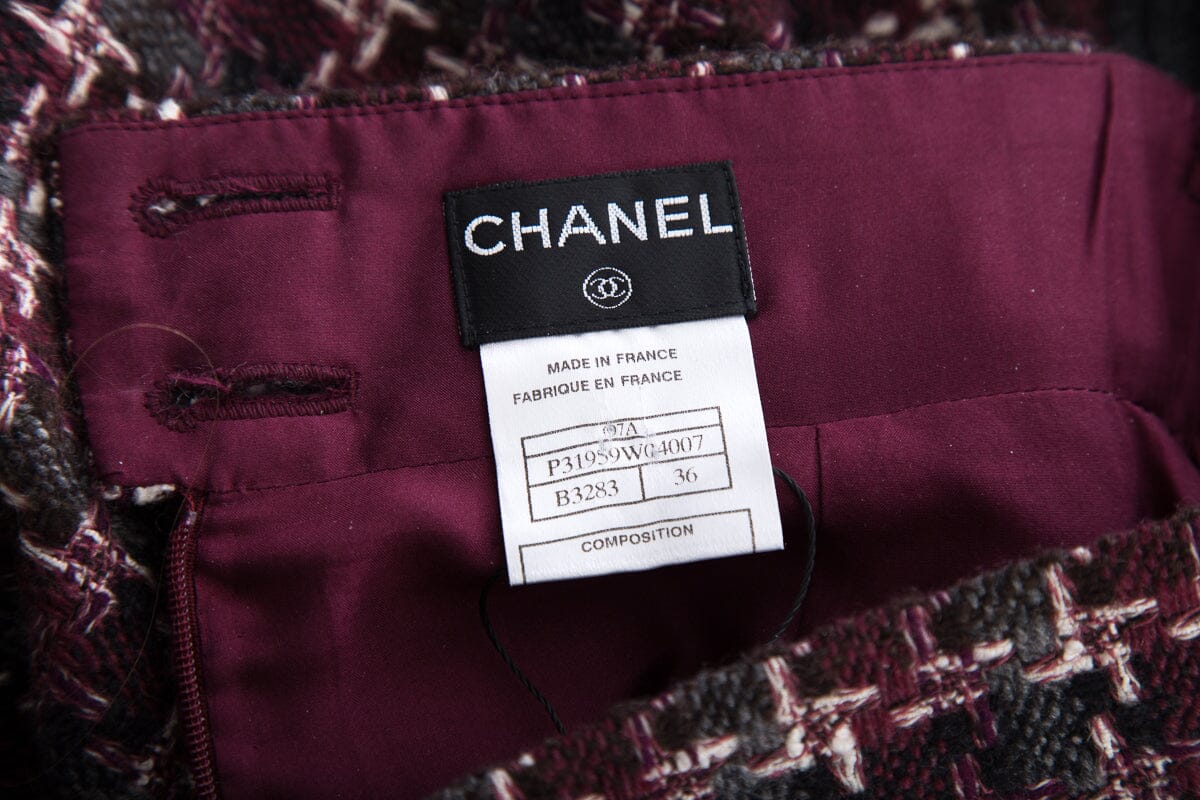 Chanel Burgundy Fantasy Tweed Skirt SZ 36