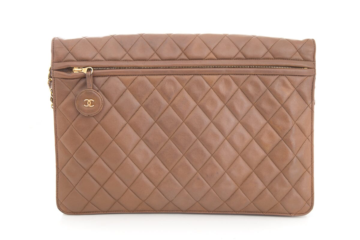 Chanel 1989-1991 Beige Quilted Clutch on Chain With Gold Hardware