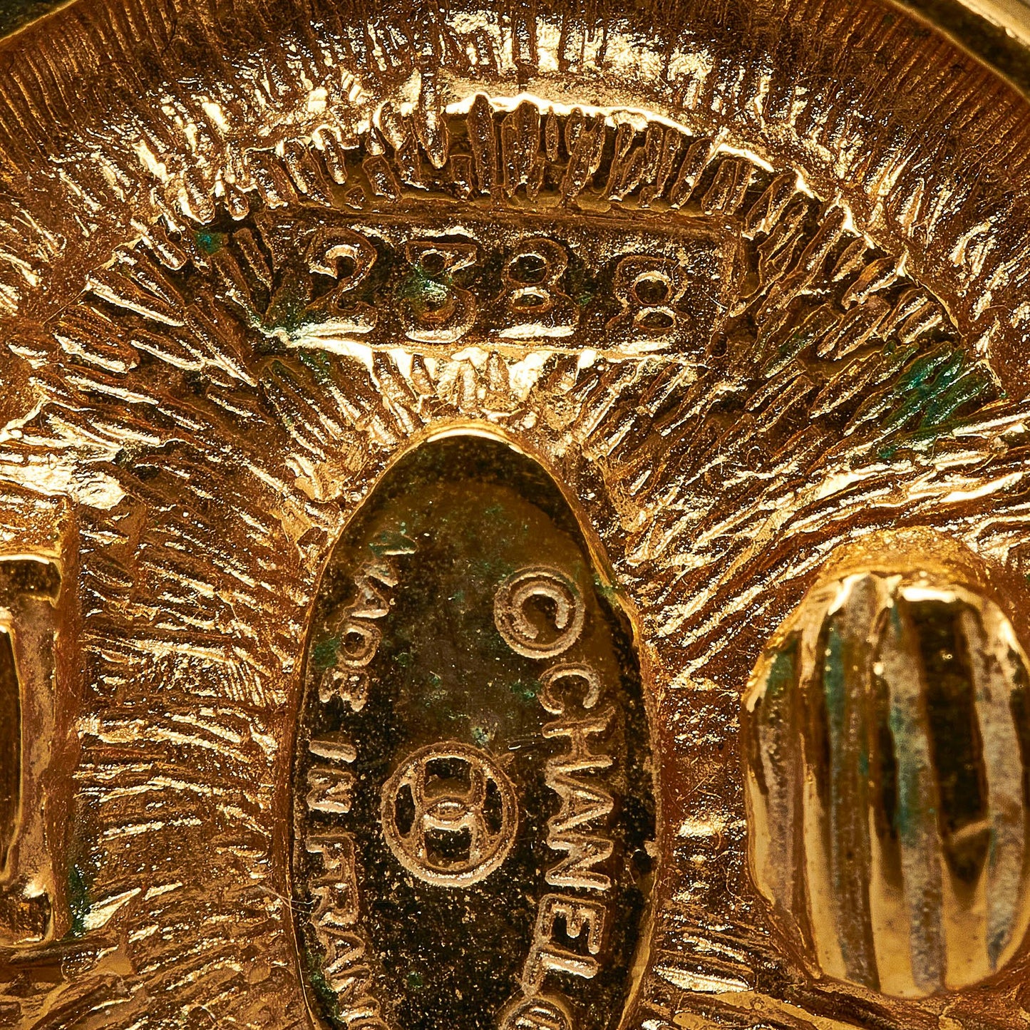 Chanel CC Clip On Earrings (SHG-5Pa5FO)