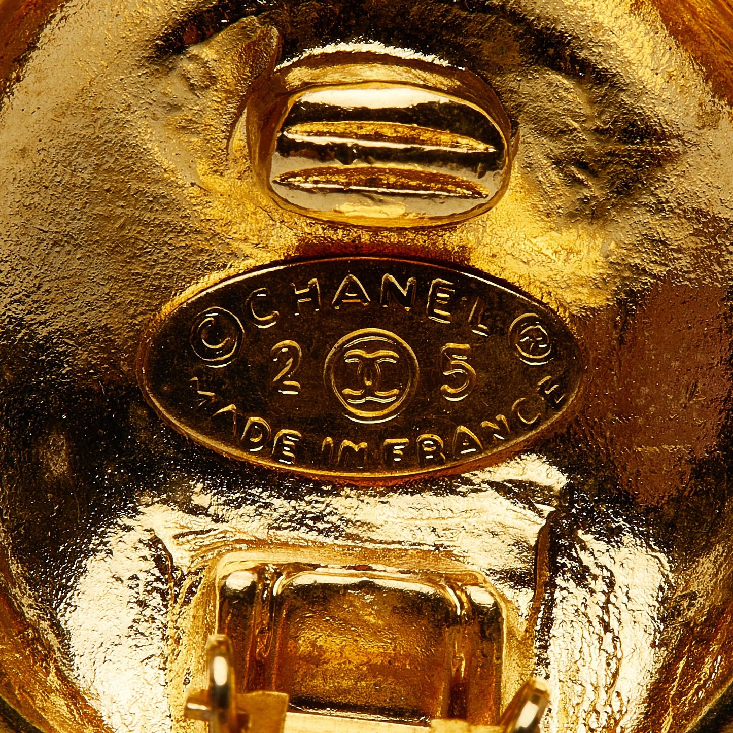 Chanel CC Clip On Earrings (SHG-96FXQ2)