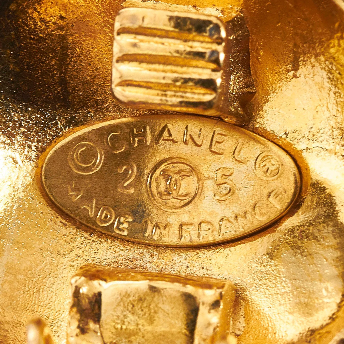 Chanel CC Clip-on Earrings (SHG-LnkD8d)