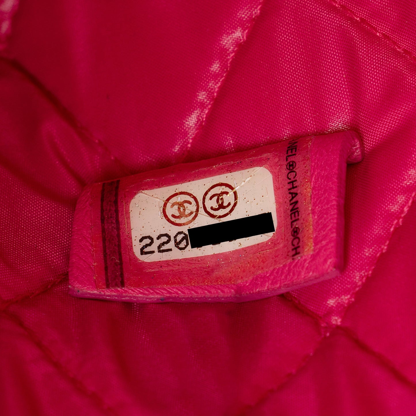 Chanel Lambskin Medium O-Case (SHF-RsJ4rh)