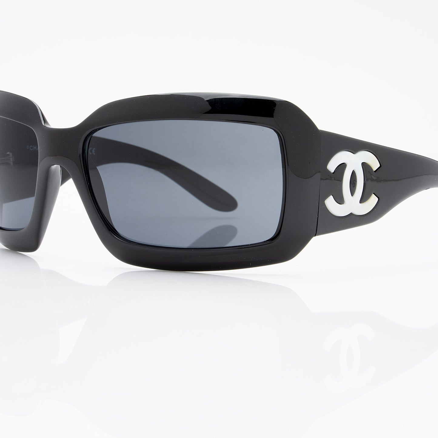 Chanel Mother of Pearl CC Rectangular Sunglasses (SHF-CyHPiX)