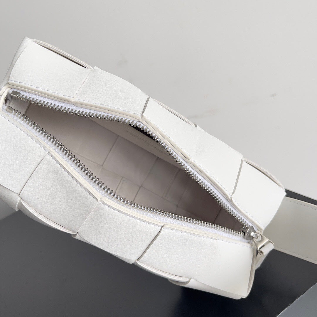 Bottega Veneta BV SMALL BRICK 24CM WHITE LAMBSKIN