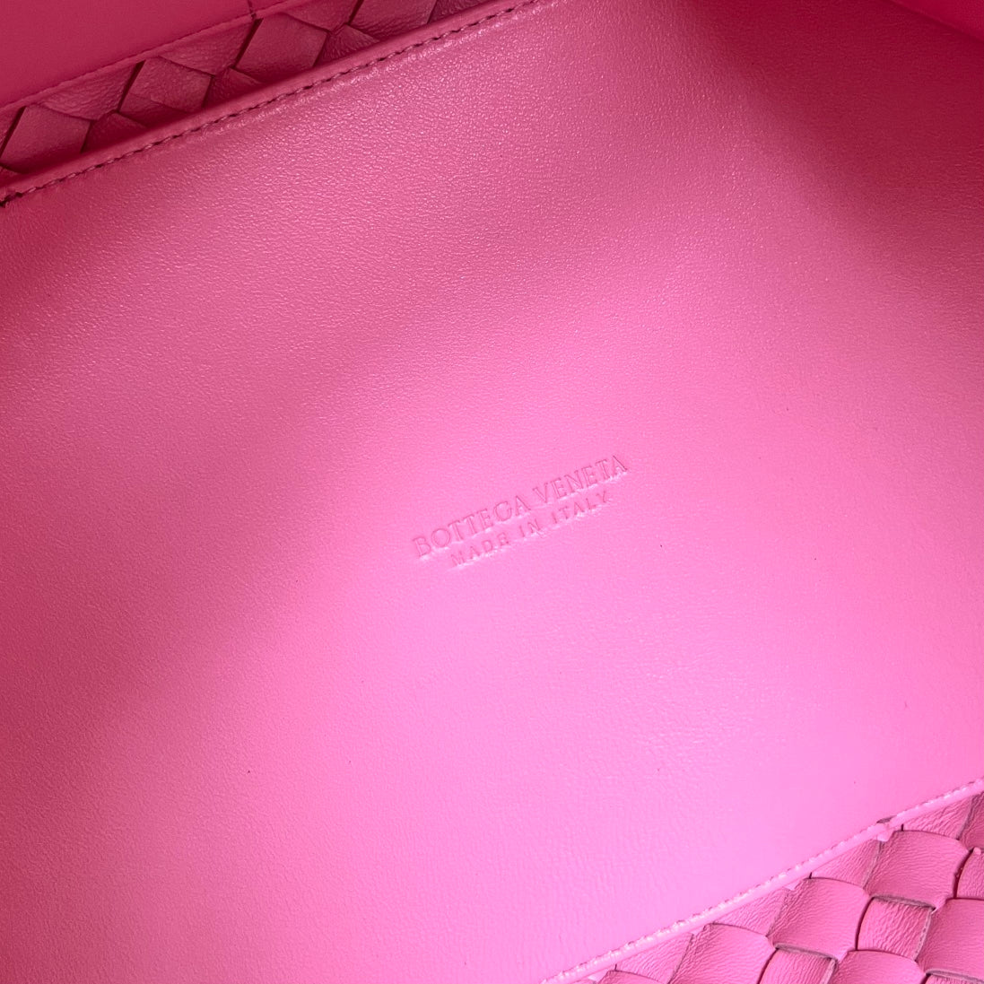 Bottega Veneta BV LARGE ANDIAMO 45CM PINK LAMBSKIN