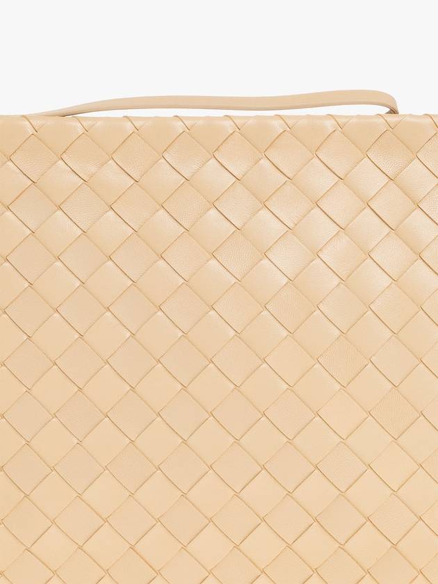 Bottega Veneta Bottega Veneta ‘Pouch Large’ Handbag, Women's, Beige