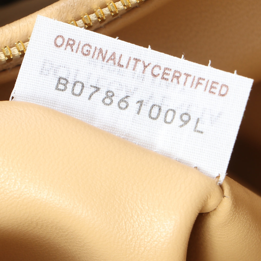 Bottega Veneta small jodie 48 beige lambskin