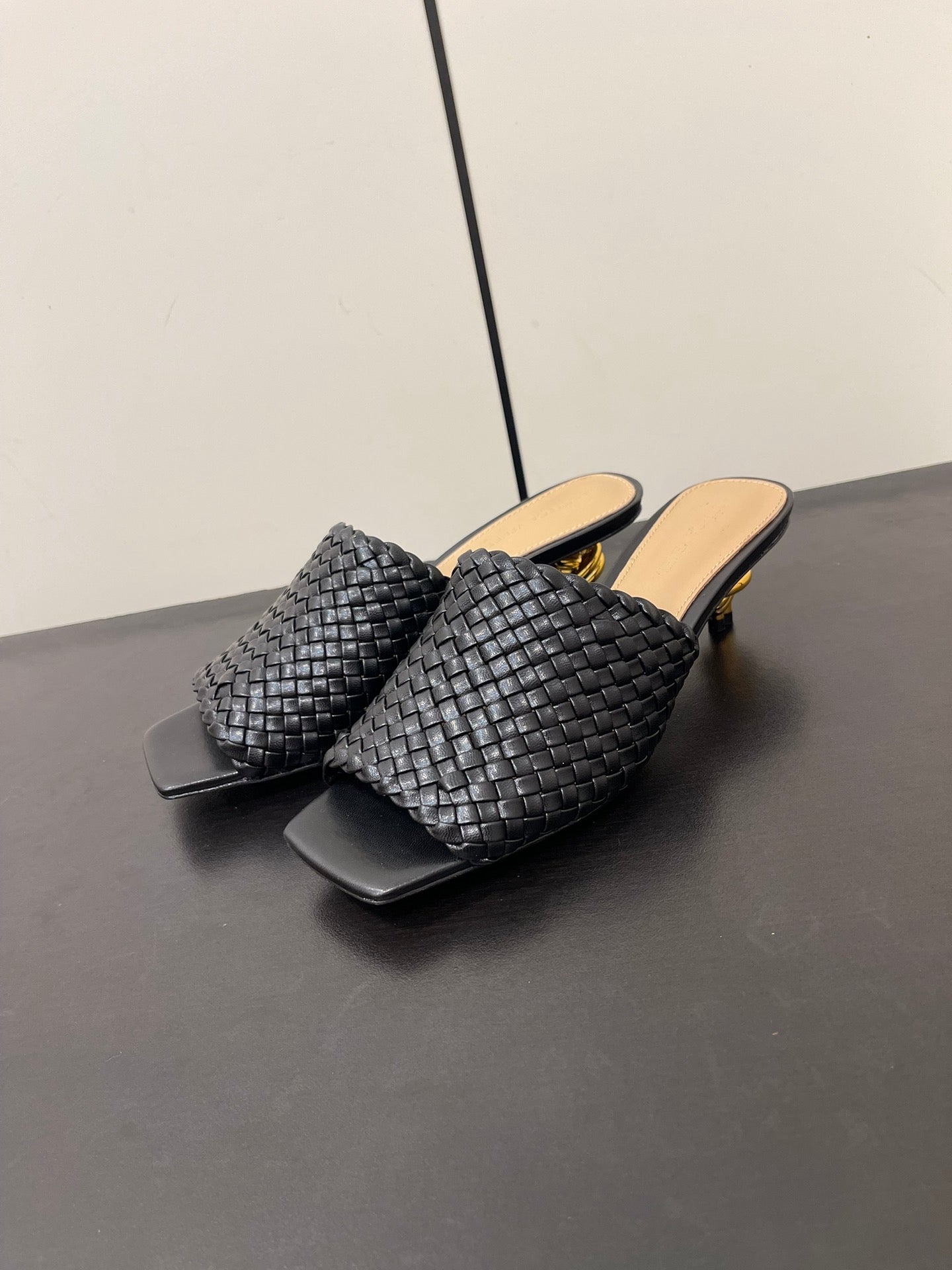 Bottega Veneta knot mule 55 black lambskin