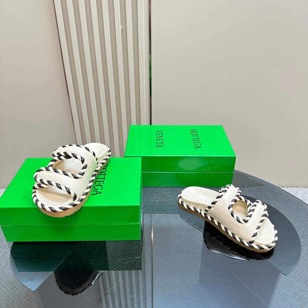 Bottega Veneta jack flat mule white black lambskin