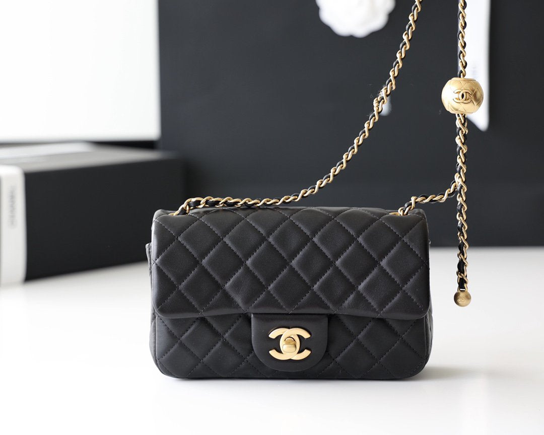 CHANEL FLAP BAG 20CM GOLD HARDWARE BLACK LAMBSKIN
