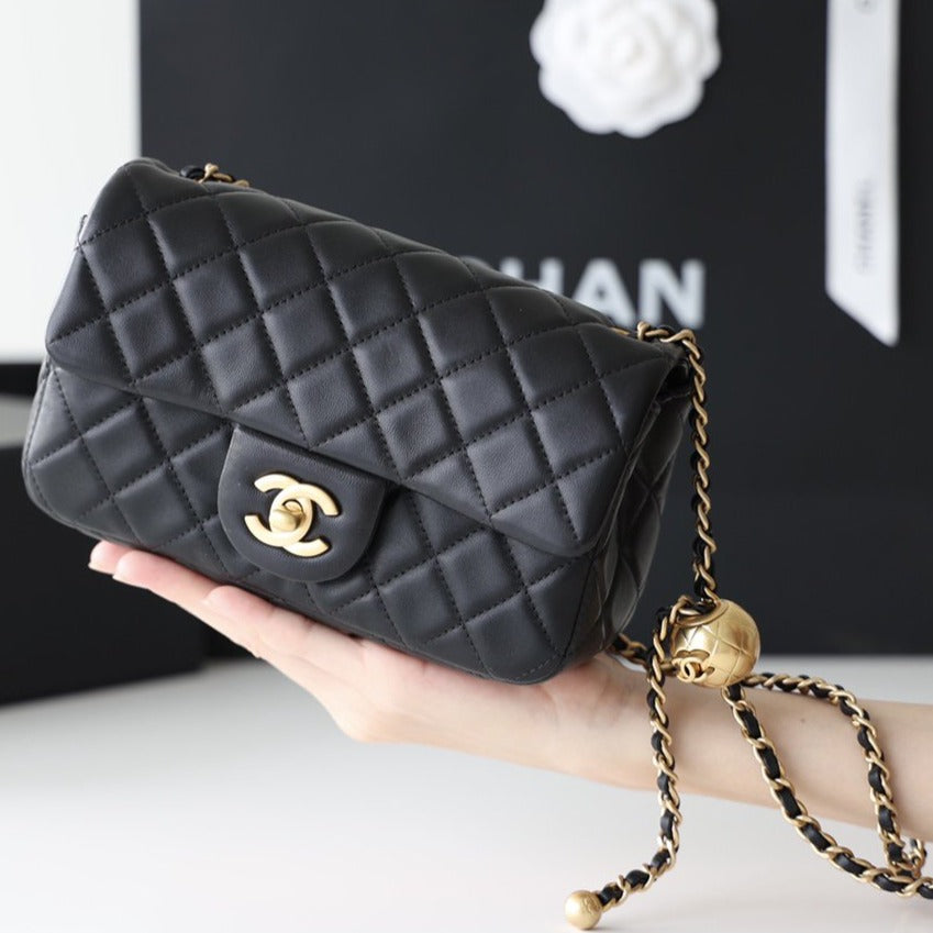 CHANEL FLAP BAG 20CM GOLD HARDWARE BLACK LAMBSKIN