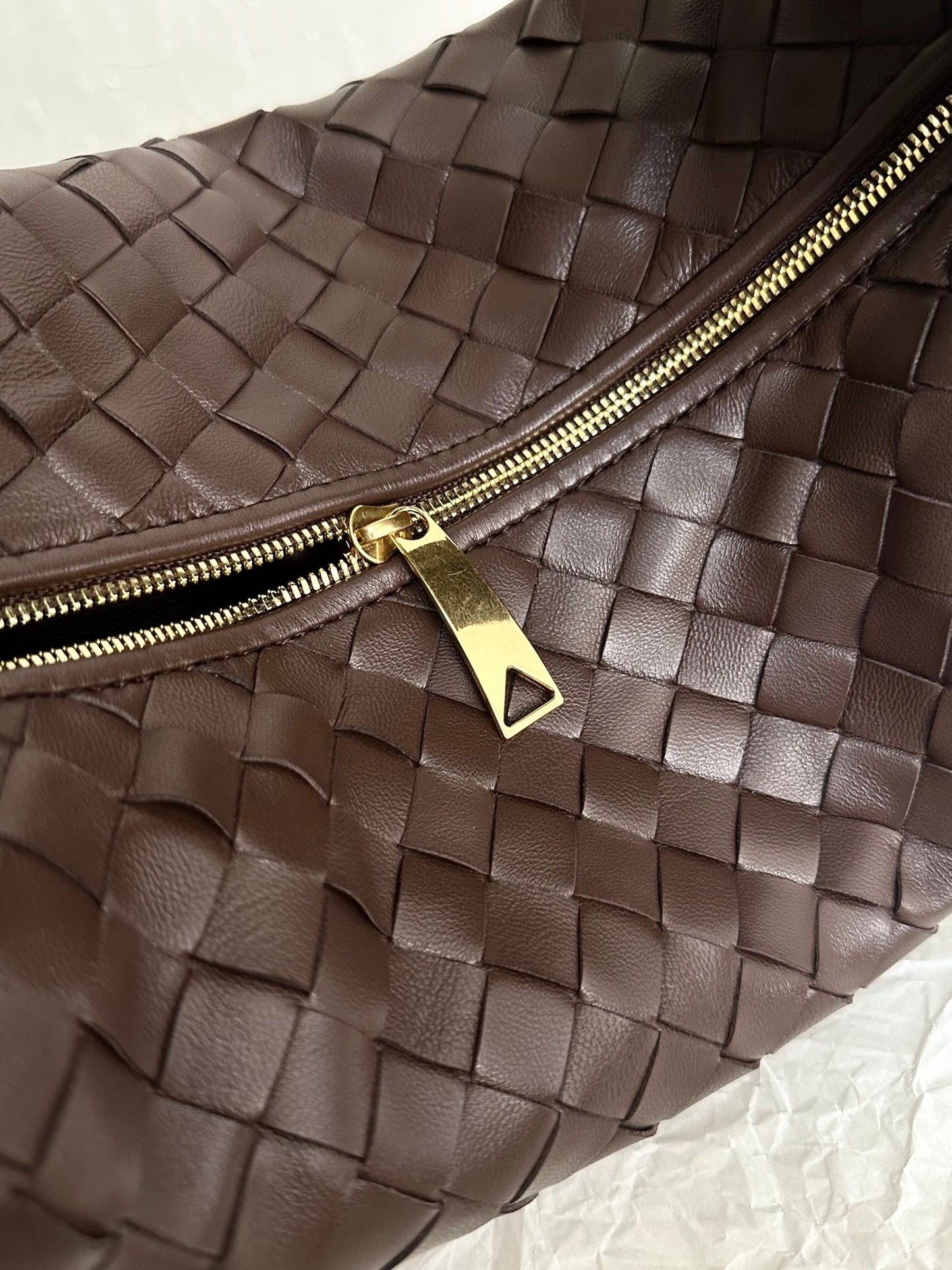 Bottega Veneta BV TEEN JODIE 36CM CHOCOLATE SUEDE LEATHER