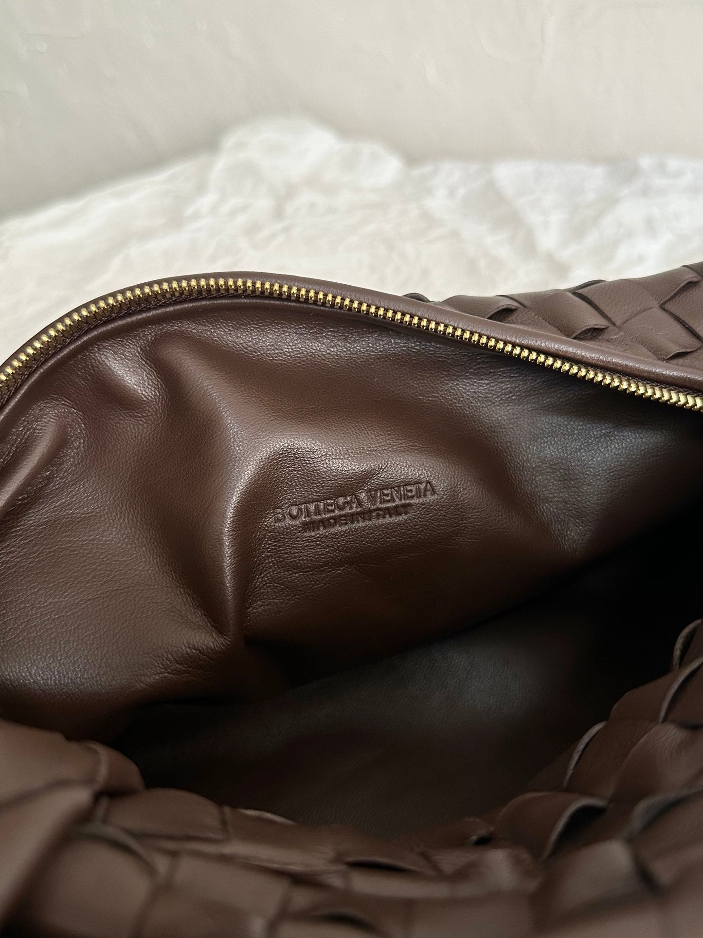 Bottega Veneta BV TEEN JODIE 36CM CHOCOLATE SUEDE LEATHER