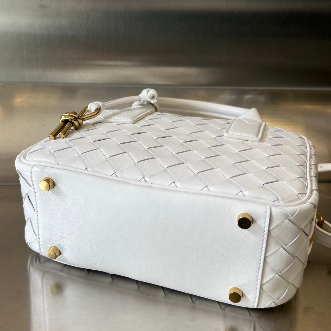 Bottega Veneta BV GETAWAY SMALL 23CM WHITE LAMBSKIN
