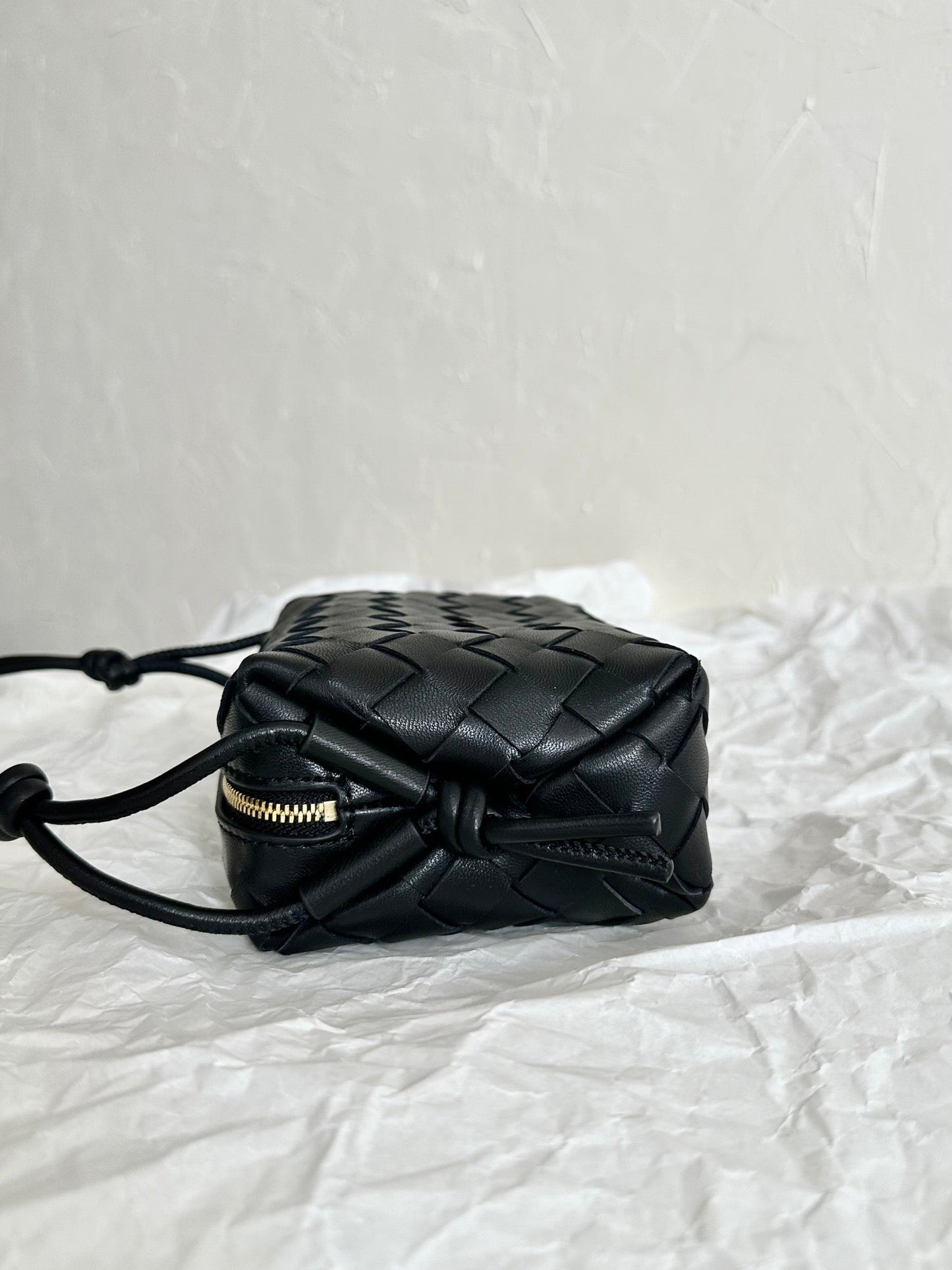 Bottega Veneta BV LOOP MINI 17CM BLACK CALFSKIN