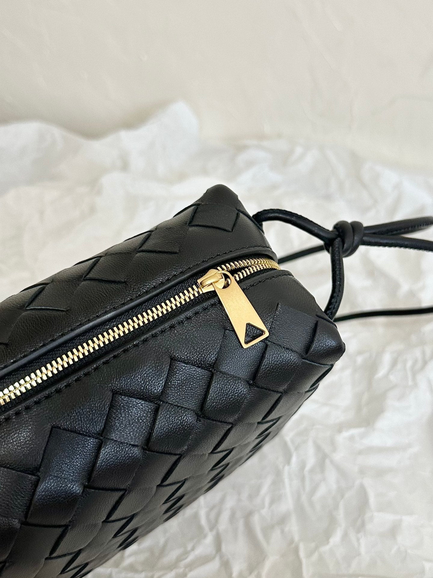 Bottega Veneta BV LOOP SMALL 23CM BLACK CALFSKIN