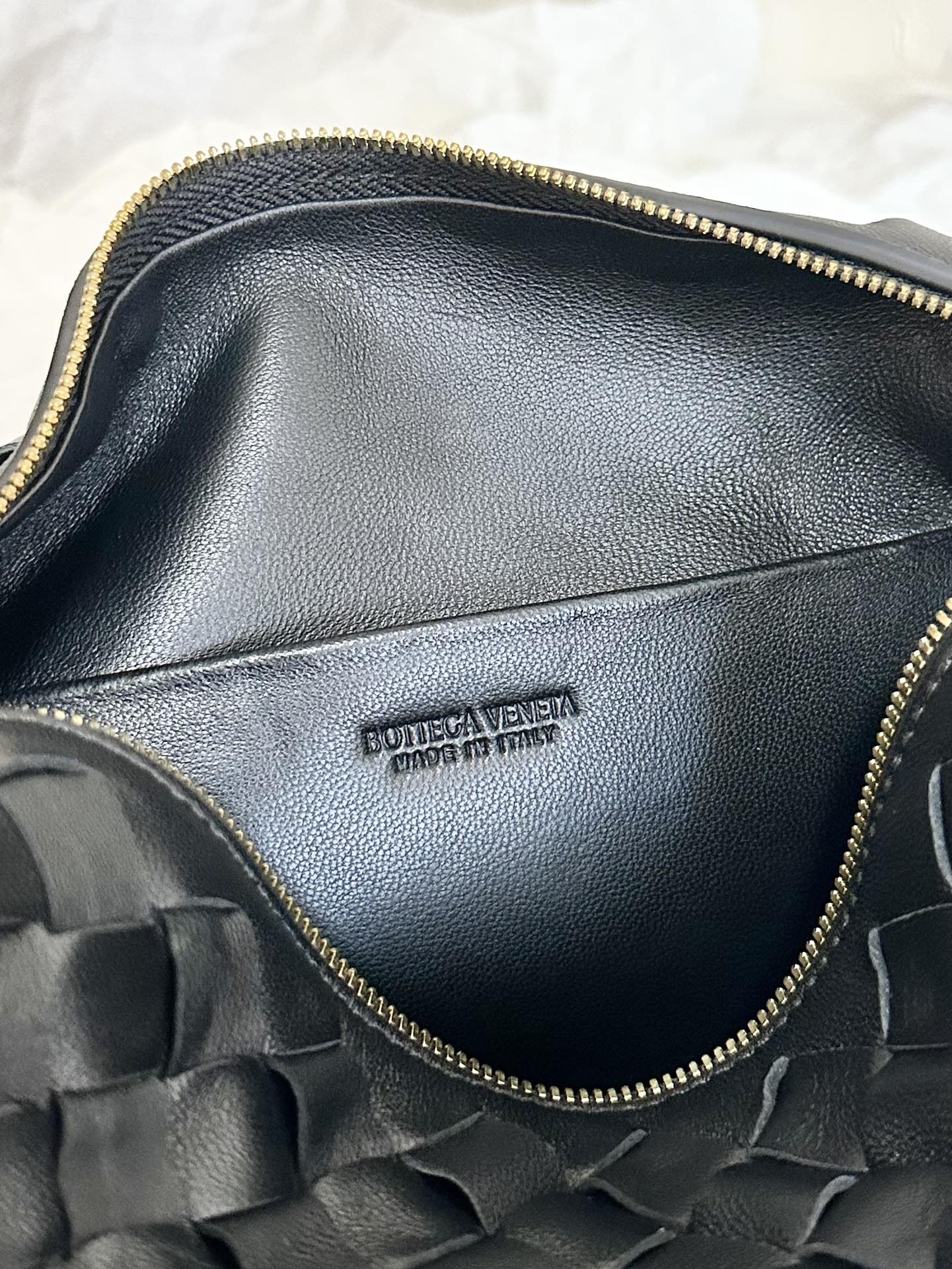 Bottega Veneta BV LOOP SMALL 23CM BLACK CALFSKIN