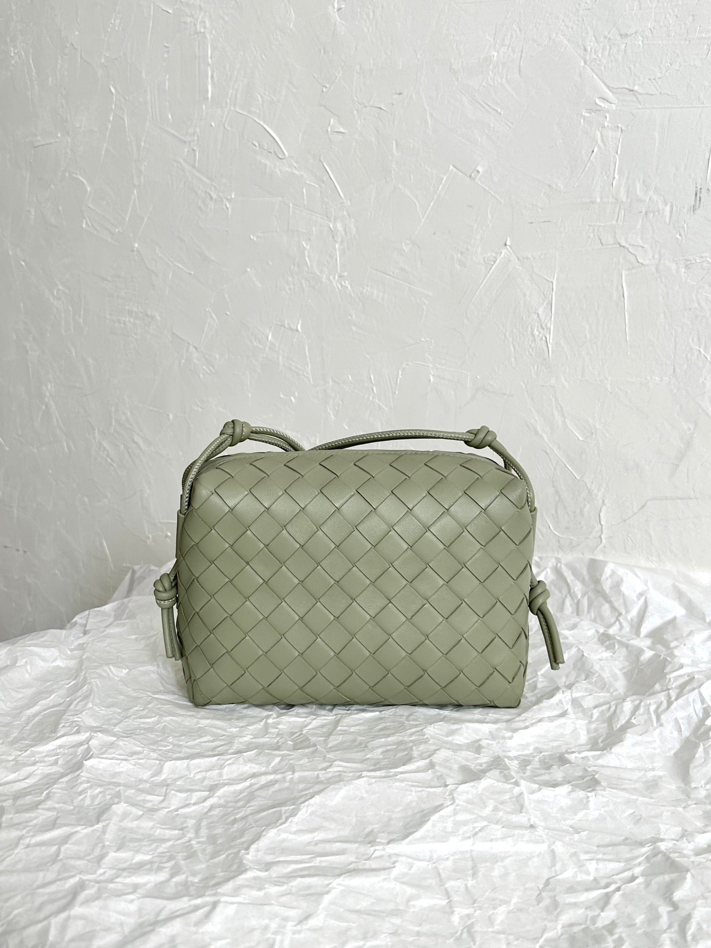 Bottega Veneta BV LOOP SMALL 23CM KHAKI CALFSKIN