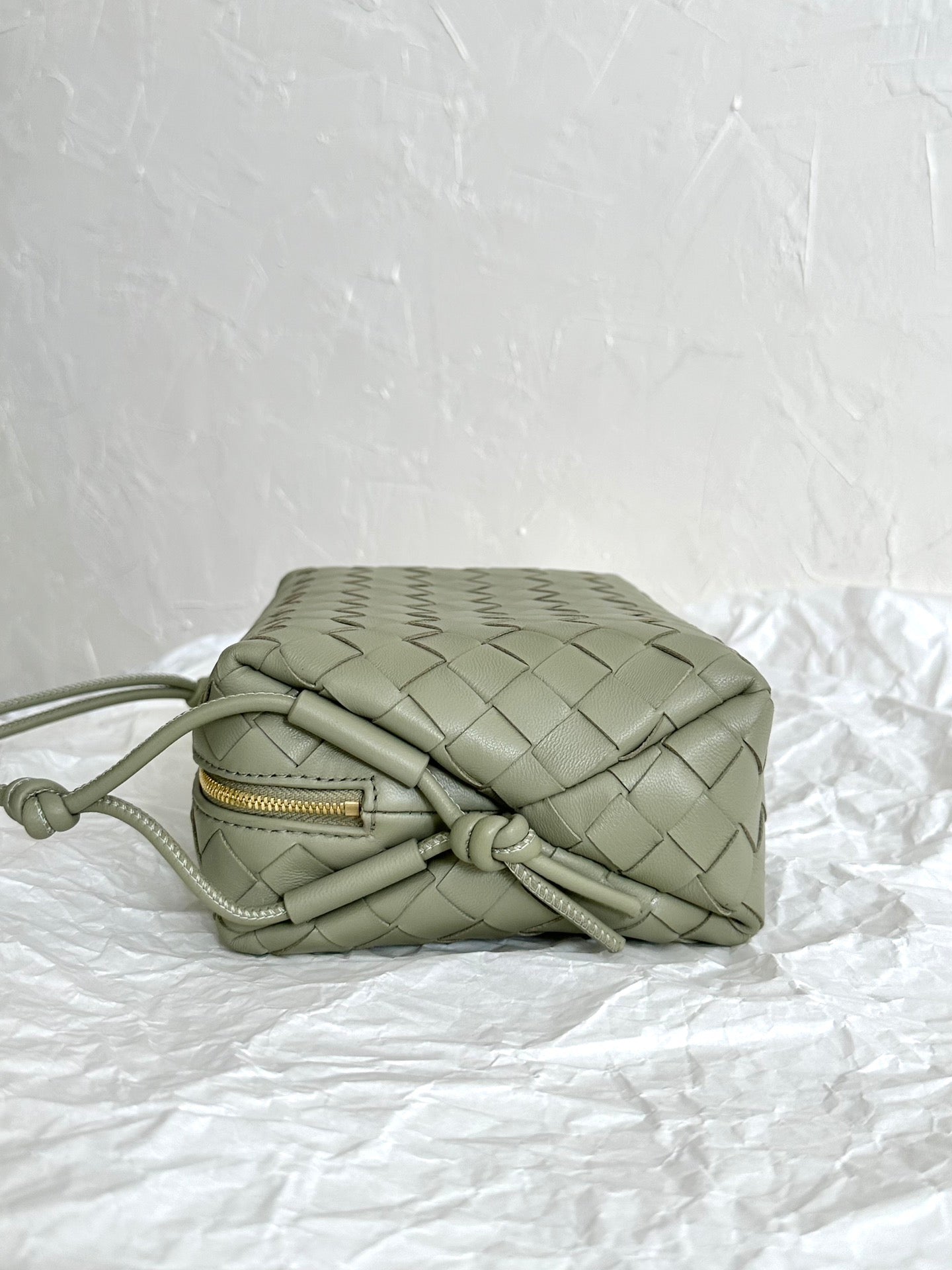 Bottega Veneta BV LOOP SMALL 23CM KHAKI CALFSKIN