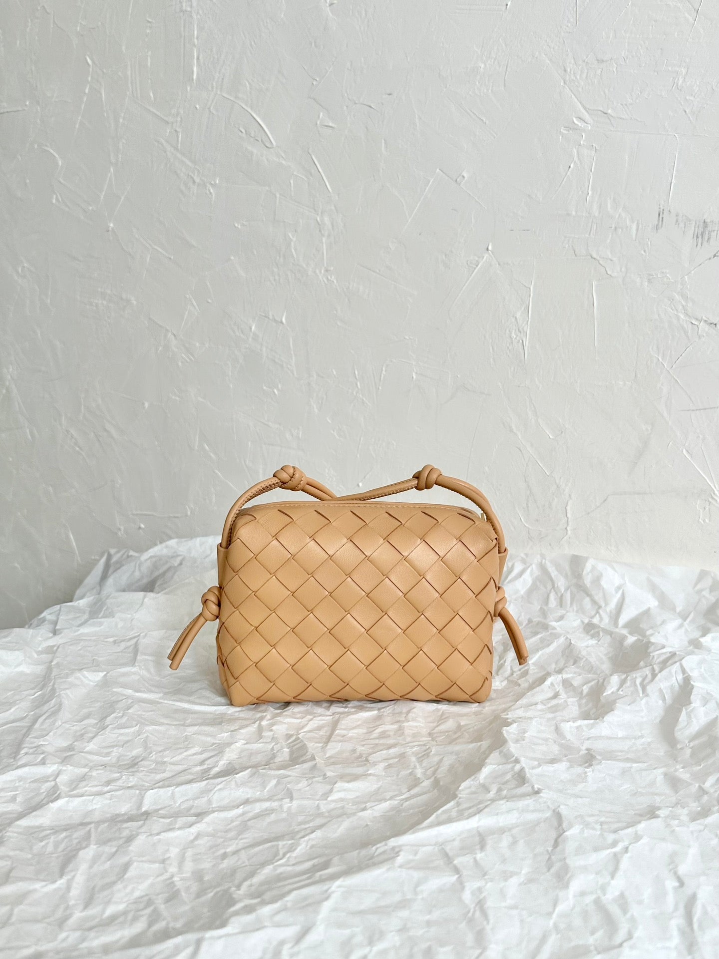 Bottega Veneta BV LOOP MINI 17CM BEIGE CALFSKIN