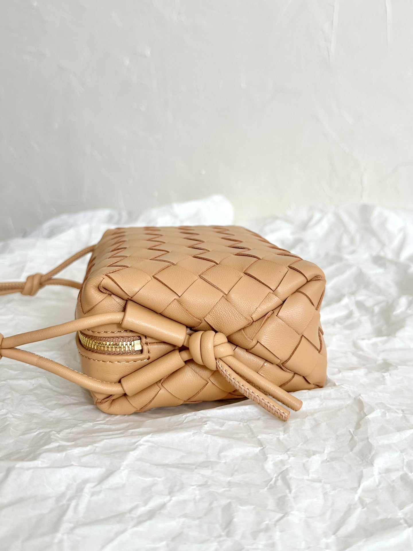 Bottega Veneta BV LOOP MINI 17CM BEIGE CALFSKIN