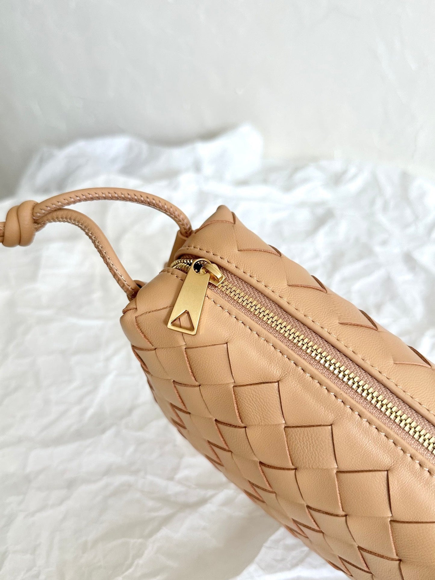 Bottega Veneta BV LOOP MINI 17CM BEIGE CALFSKIN