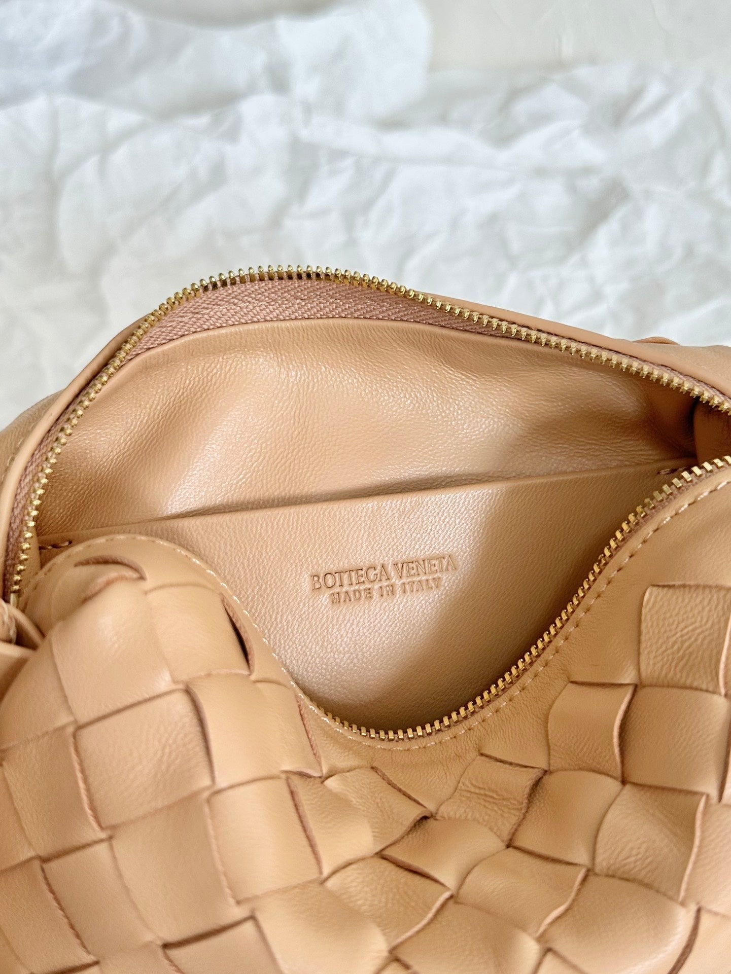 Bottega Veneta BV LOOP MINI 17CM BEIGE CALFSKIN