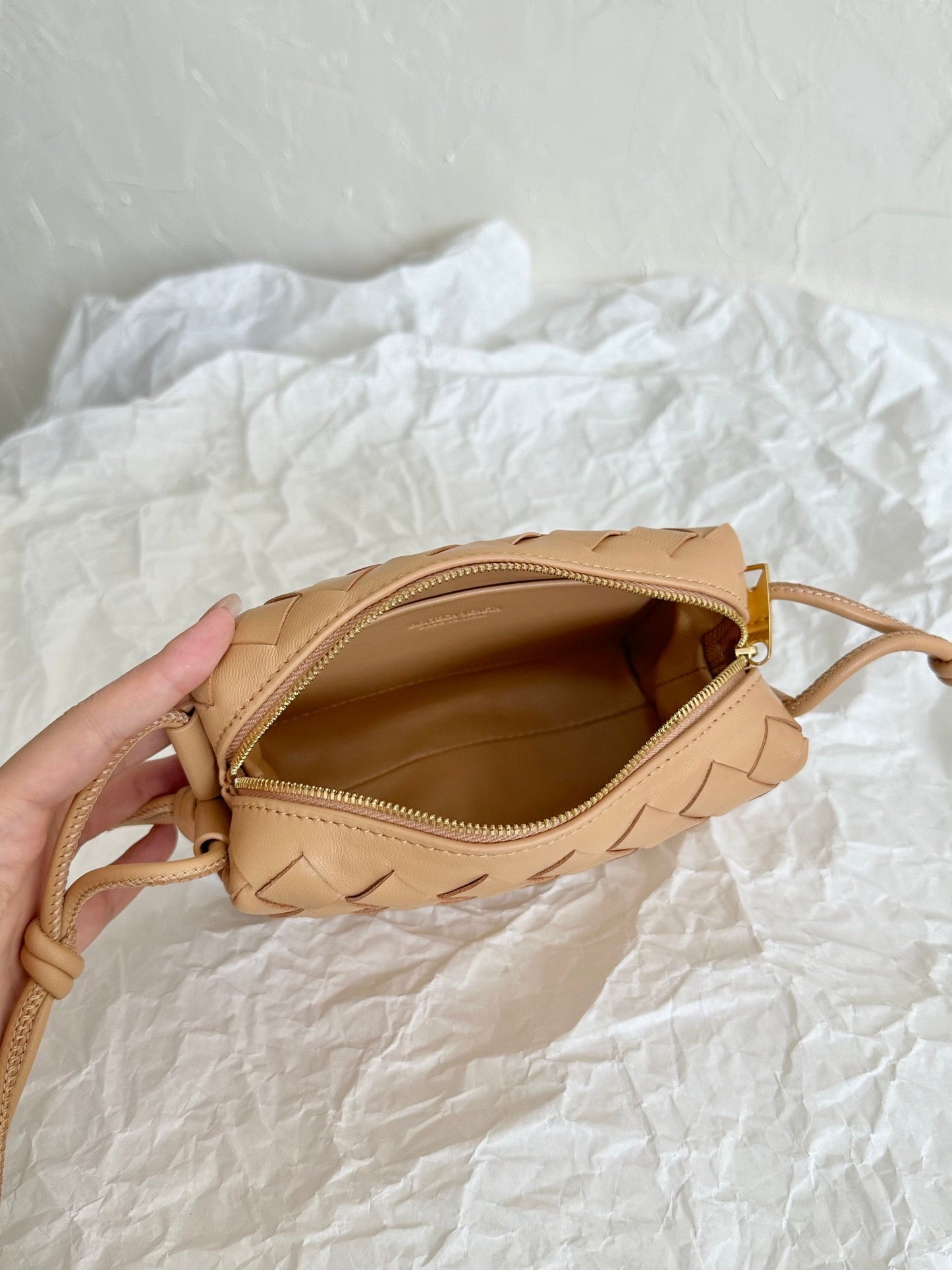 Bottega Veneta BV LOOP MINI 17CM BEIGE CALFSKIN